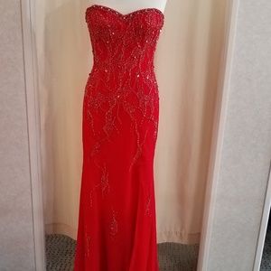 NWT Red Long strapless Evening dress Size 8
